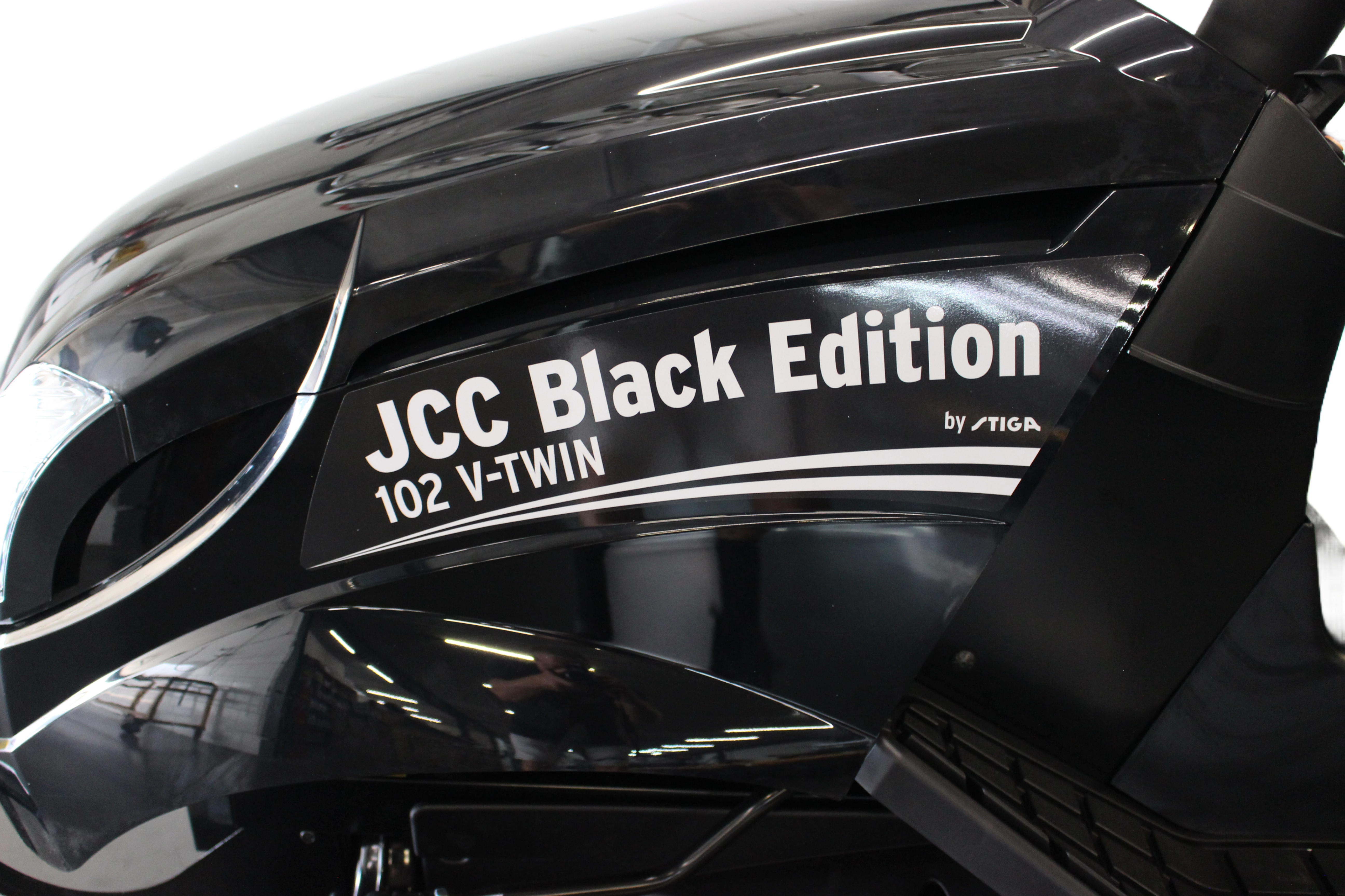 Inruilactie! JCC Black edition 102 V-twin zitmaaier - Afbeelding 6